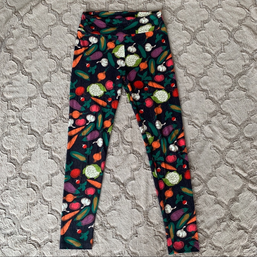Lularoe OS Veggie Leggings